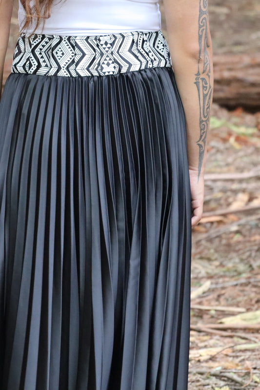 Mōu skirt
